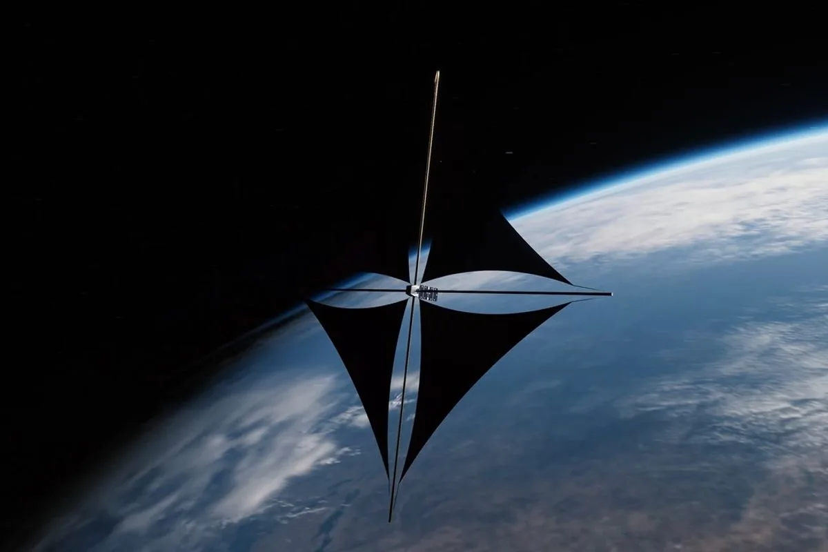 宇宙に5km幅の鏡、パイロット失明リスクも承認される