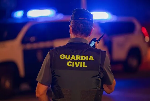 コスタ・デル・ソルで人 torso 放置事件、英国人観光客に衝撃走る
