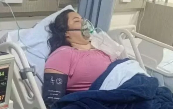 18cmのハサミを腹に置き忘れられた女性、3カ月間の激痛で生死の境をさまよう