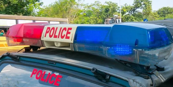 夫が人質にされる中、妻が集団レイプ…4人に懲役20年