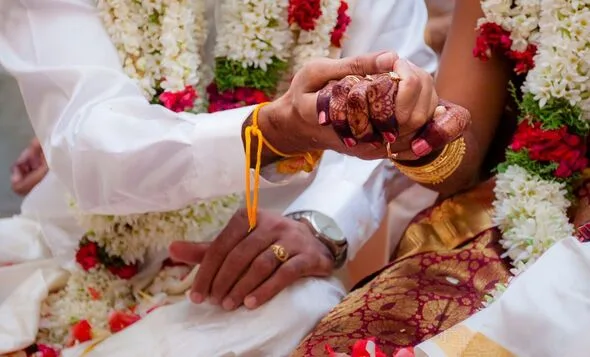 「ヒゲを剃っていた」結婚25日後、妻が性同一性障害だと告発　インド