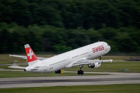 スイス航空機、ビジネスクラスで煙発生で緊急着陸…乗客208人無事