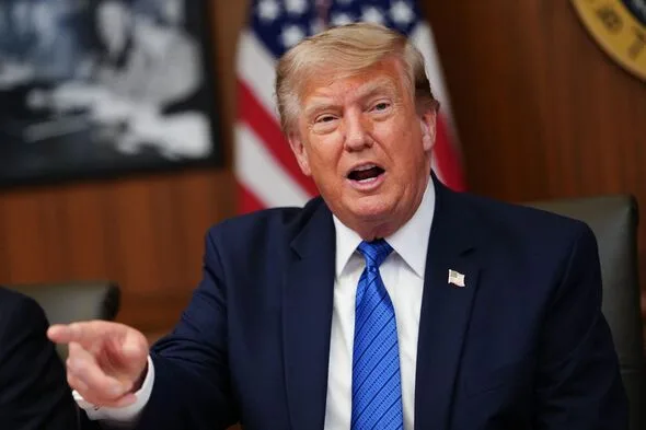トランプ大統領、週末にもイラン攻撃か？米国民に「いつでも逃げられる準備を」